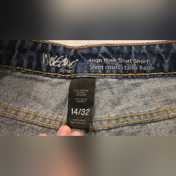 Mossimo Supply Co. High-Rise Distressed Denim Short Shorts, Size 14/32 - Picture 7 of 16
